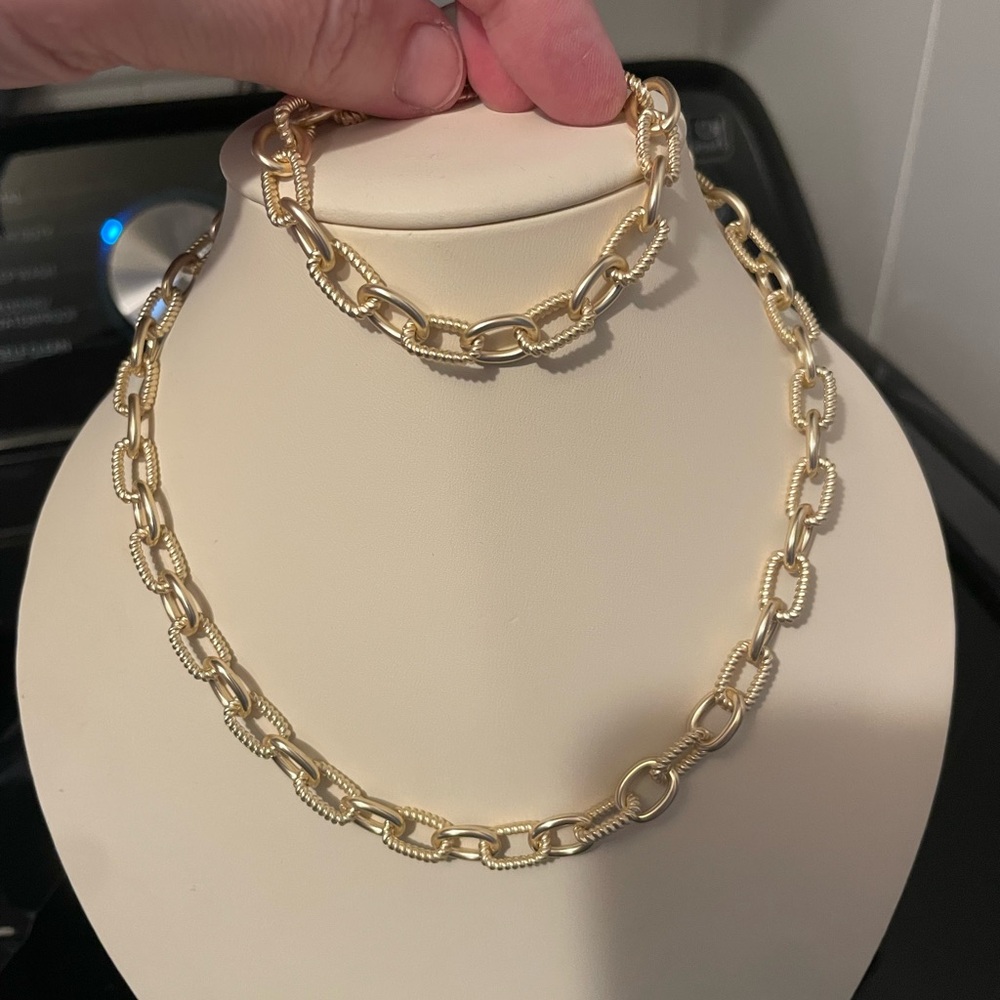 Gorgeous frosted gold link necklace and bracelet SET Petite SET - Brand New